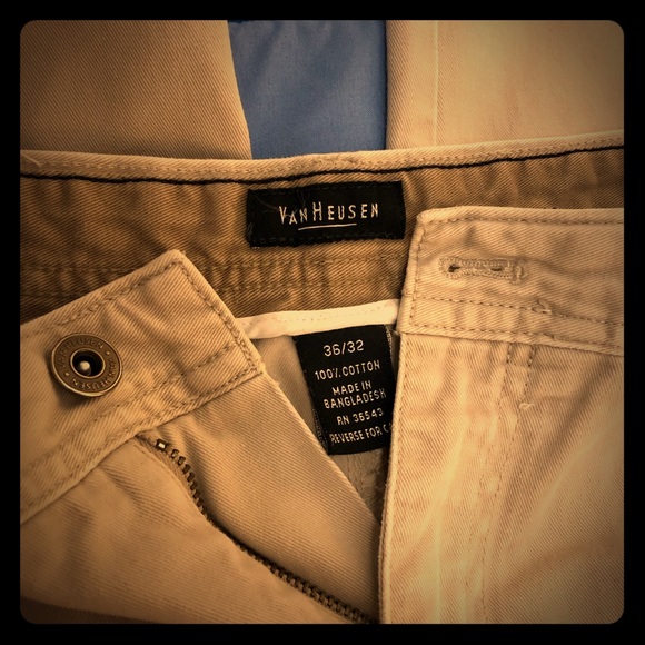 Men’s 36”x32” khaki cargo pants - Picture 1 of 4